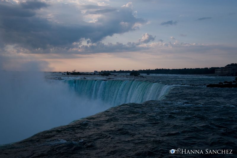 Bordo delle cascate del Niagara - Canada